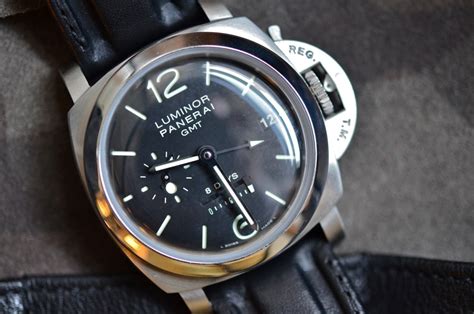 panerai 02bl|Understanding A Classic: The Panerai PAM0233, An Icon Among .